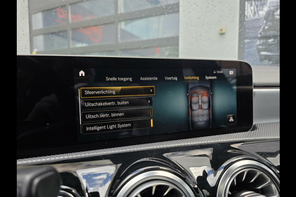 Mercedes-Benz A-Klasse 200 Premium Plus|NL AUTO!|AMG|PANO|MEMORY Mercedes-Benz A-Klasse 200 Premium Plus|NL AUTO!|AMG|PANO|MEMORY