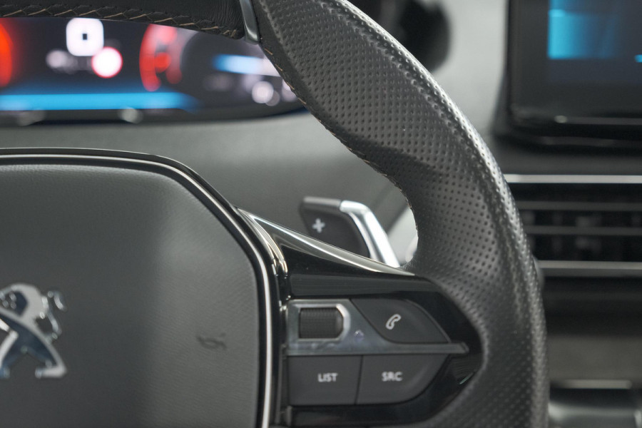 Peugeot 3008 1.6 PureTech 180 GT | Panoramadak | Adaptieve Cruise Control | Elektrische Kofferklep | Pack Leder Peugeot 3008 1.6 PureTech 180 GT | Panoramadak | Adaptieve Cruise Control | Elektrische Kofferklep | Pack Leder