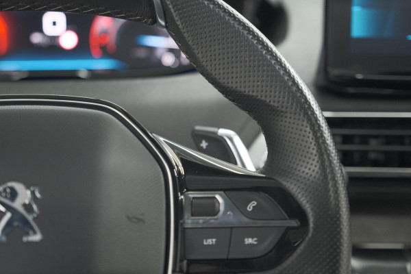 Peugeot 3008 1.6 PureTech 180 GT | Panoramadak | Adaptieve Cruise Control | Elektrische Kofferklep | Pack Leder Peugeot 3008 1.6 PureTech 180 GT | Panoramadak | Adaptieve Cruise Control | Elektrische Kofferklep | Pack Leder