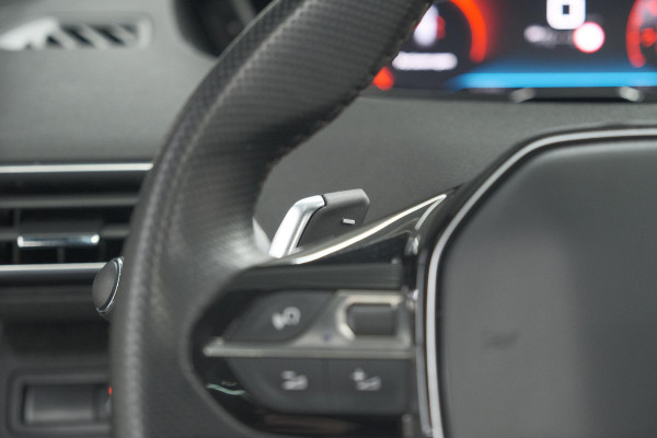 Peugeot 3008 1.6 PureTech 180 GT | Panoramadak | Adaptieve Cruise Control | Elektrische Kofferklep | Pack Leder Peugeot 3008 1.6 PureTech 180 GT | Panoramadak | Adaptieve Cruise Control | Elektrische Kofferklep | Pack Leder