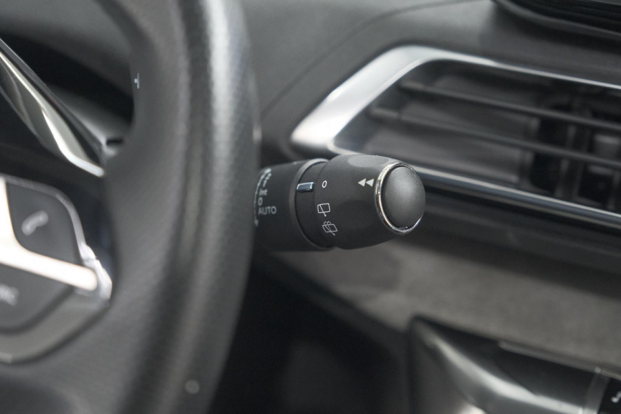 Peugeot 3008 1.6 PureTech 180 GT | Panoramadak | Adaptieve Cruise Control | Elektrische Kofferklep | Pack Leder Peugeot 3008 1.6 PureTech 180 GT | Panoramadak | Adaptieve Cruise Control | Elektrische Kofferklep | Pack Leder