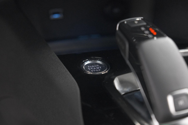Peugeot 3008 1.6 PureTech 180 GT | Panoramadak | Adaptieve Cruise Control | Elektrische Kofferklep | Pack Leder Peugeot 3008 1.6 PureTech 180 GT | Panoramadak | Adaptieve Cruise Control | Elektrische Kofferklep | Pack Leder