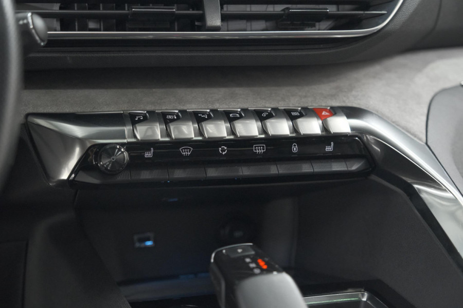 Peugeot 3008 1.6 PureTech 180 GT | Panoramadak | Adaptieve Cruise Control | Elektrische Kofferklep | Pack Leder Peugeot 3008 1.6 PureTech 180 GT | Panoramadak | Adaptieve Cruise Control | Elektrische Kofferklep | Pack Leder