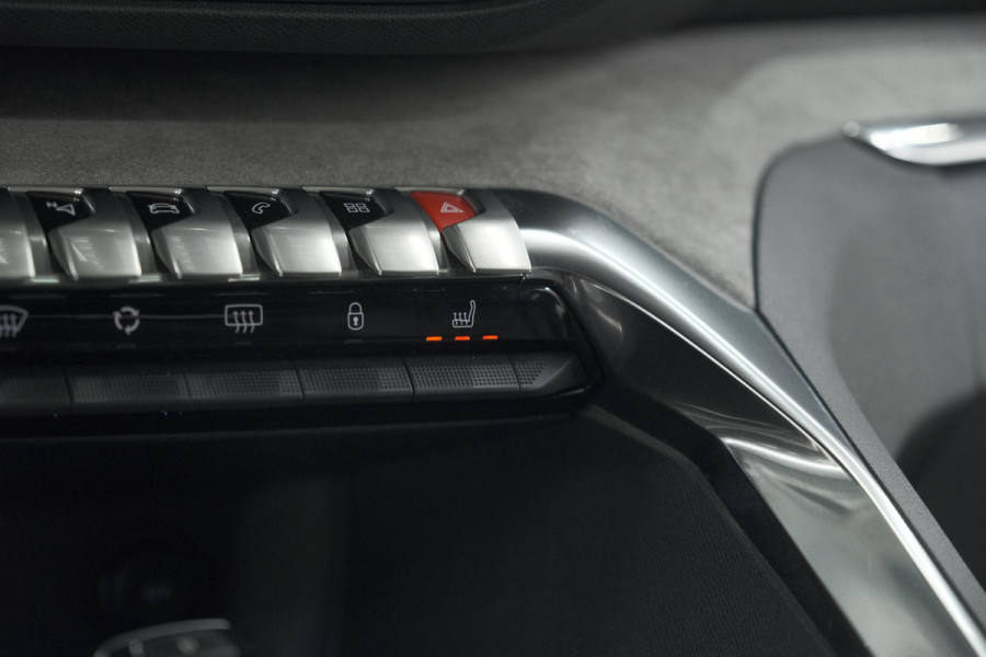 Peugeot 3008 1.6 PureTech 180 GT | Panoramadak | Adaptieve Cruise Control | Elektrische Kofferklep | Pack Leder Peugeot 3008 1.6 PureTech 180 GT | Panoramadak | Adaptieve Cruise Control | Elektrische Kofferklep | Pack Leder