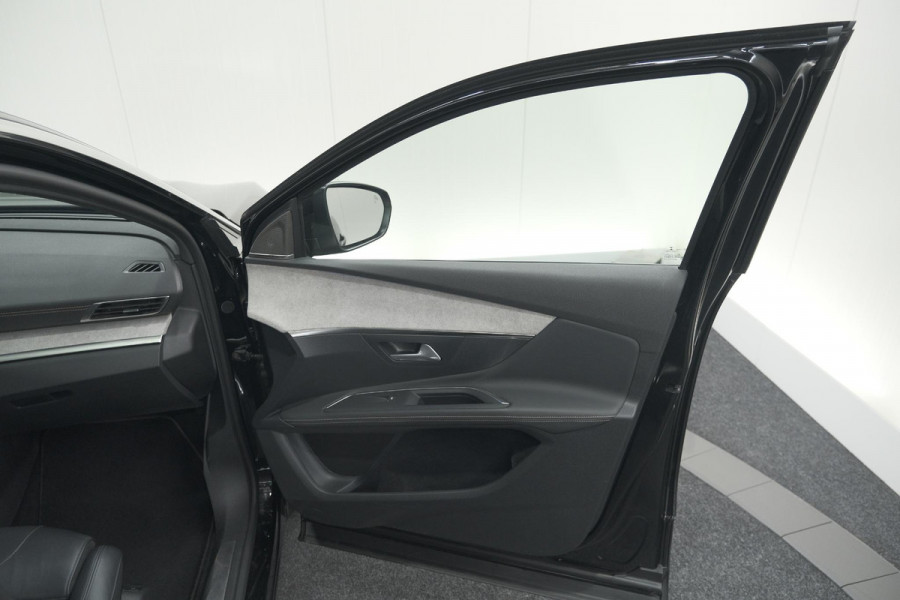 Peugeot 3008 1.6 PureTech 180 GT | Panoramadak | Adaptieve Cruise Control | Elektrische Kofferklep | Pack Leder Peugeot 3008 1.6 PureTech 180 GT | Panoramadak | Adaptieve Cruise Control | Elektrische Kofferklep | Pack Leder