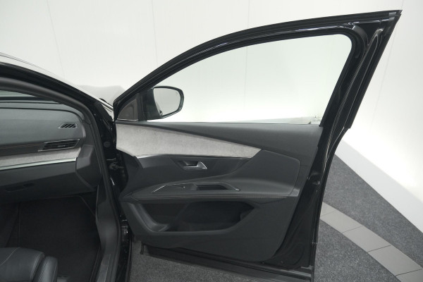 Peugeot 3008 1.6 PureTech 180 GT | Panoramadak | Adaptieve Cruise Control | Elektrische Kofferklep | Pack Leder Peugeot 3008 1.6 PureTech 180 GT | Panoramadak | Adaptieve Cruise Control | Elektrische Kofferklep | Pack Leder