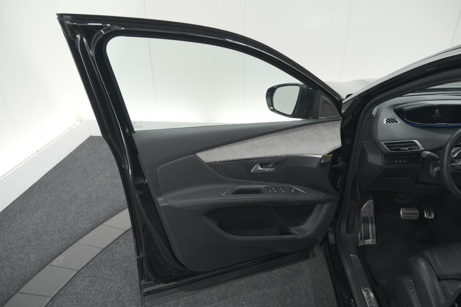 Peugeot 3008 1.6 PureTech 180 GT | Panoramadak | Adaptieve Cruise Control | Elektrische Kofferklep | Pack Leder Peugeot 3008 1.6 PureTech 180 GT | Panoramadak | Adaptieve Cruise Control | Elektrische Kofferklep | Pack Leder