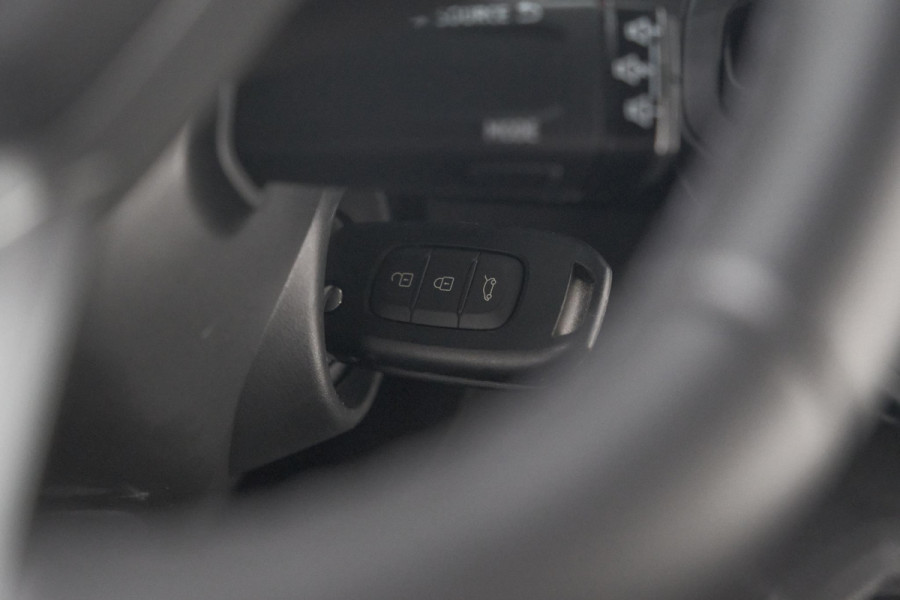 Dacia Duster Mild Hybrid 130 Expression | Camera | Stoelverwarming | Apple Carplay | Navigatie Dacia Duster Mild Hybrid 130 Expression | Camera | Stoelverwarming | Apple Carplay | Navigatie