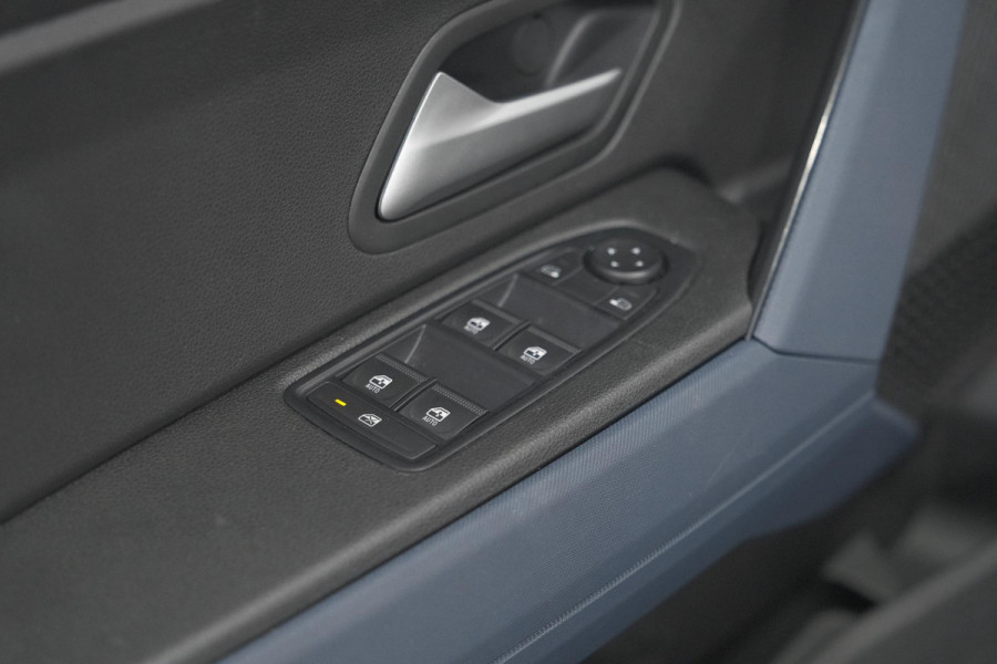 Dacia Duster Mild Hybrid 130 Expression | Camera | Stoelverwarming | Apple Carplay | Navigatie Dacia Duster Mild Hybrid 130 Expression | Camera | Stoelverwarming | Apple Carplay | Navigatie