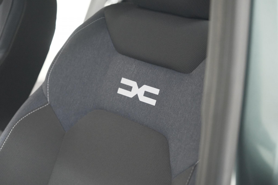 Dacia Duster Mild Hybrid 130 Expression | Camera | Stoelverwarming | Apple Carplay | Navigatie Dacia Duster Mild Hybrid 130 Expression | Camera | Stoelverwarming | Apple Carplay | Navigatie