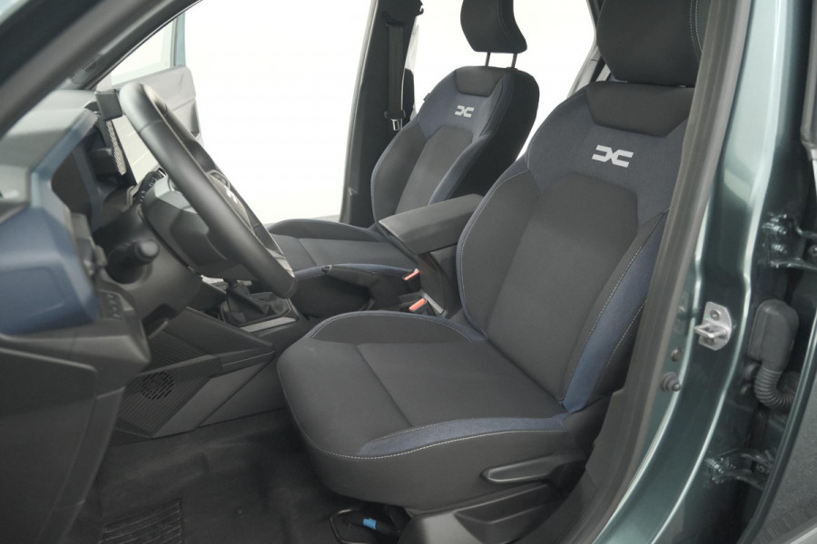 Dacia Duster Mild Hybrid 130 Expression | Camera | Stoelverwarming | Apple Carplay | Navigatie Dacia Duster Mild Hybrid 130 Expression | Camera | Stoelverwarming | Apple Carplay | Navigatie