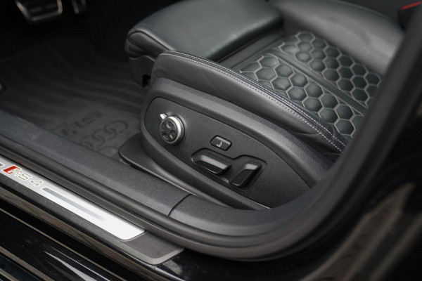 Audi RS4 Avant 2.9 TFSI RS 4 Quattro | Panorama | Bang&Olufsen | HuD | Facelift | Adaptieve Cruise | Lane Assist | Massage |450PK
