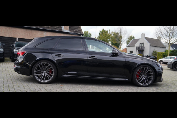 Audi RS4 Avant 2.9 TFSI RS 4 Quattro | Panorama | Bang&Olufsen | HuD | Facelift | Adaptieve Cruise | Lane Assist | Massage |450PK