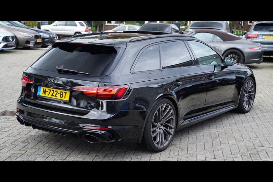 Audi RS4 Avant 2.9 TFSI RS 4 Quattro | Panorama | Bang&Olufsen | HuD | Facelift | Adaptieve Cruise | Lane Assist | Massage |450PK