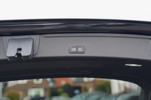 Audi RS4 Avant 2.9 TFSI RS 4 Quattro | Panorama | Bang&Olufsen | HuD | Facelift | Adaptieve Cruise | Lane Assist | Massage |450PK