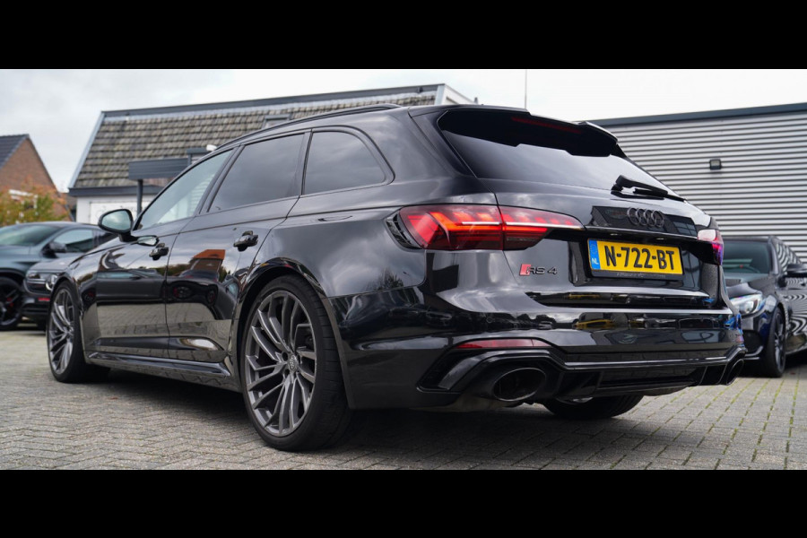 Audi RS4 Avant 2.9 TFSI RS 4 Quattro | Panorama | Bang&Olufsen | HuD | Facelift | Adaptieve Cruise | Lane Assist | Massage |450PK