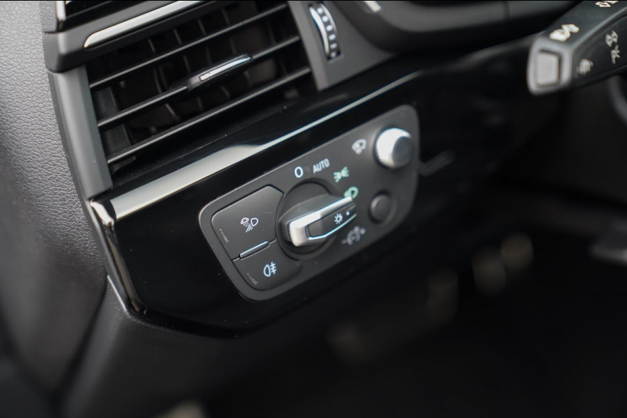 Audi RS4 Avant 2.9 TFSI RS 4 Quattro | Panorama | Bang&Olufsen | HuD | Facelift | Adaptieve Cruise | Lane Assist | Massage |450PK