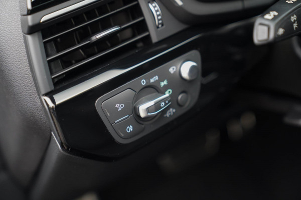 Audi RS4 Avant 2.9 TFSI RS 4 Quattro | Panorama | Bang&Olufsen | HuD | Facelift | Adaptieve Cruise | Lane Assist | Massage |450PK