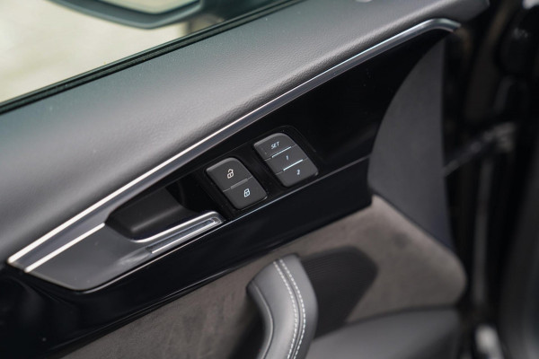 Audi RS4 Avant 2.9 TFSI RS 4 Quattro | Panorama | Bang&Olufsen | HuD | Facelift | Adaptieve Cruise | Lane Assist | Massage |450PK