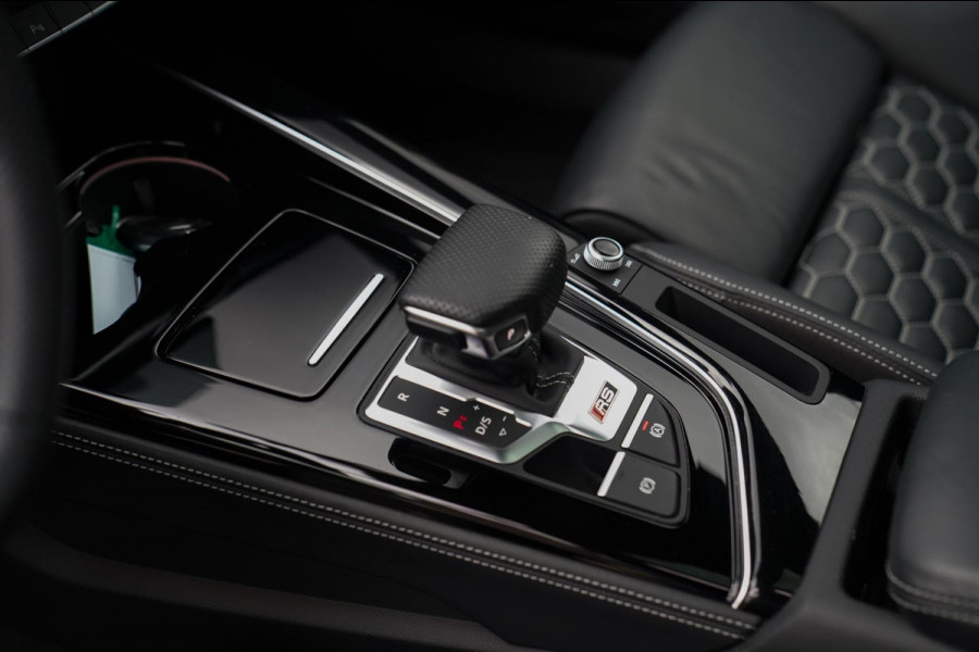 Audi RS4 Avant 2.9 TFSI RS 4 Quattro | Panorama | Bang&Olufsen | HuD | Facelift | Adaptieve Cruise | Lane Assist | Massage |450PK
