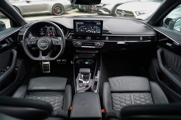 Audi RS4 Avant 2.9 TFSI RS 4 Quattro | Panorama | Bang&Olufsen | HuD | Facelift | Adaptieve Cruise | Lane Assist | Massage |450PK
