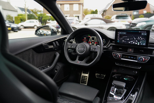 Audi RS4 Avant 2.9 TFSI RS 4 Quattro | Panorama | Bang&Olufsen | HuD | Facelift | Adaptieve Cruise | Lane Assist | Massage |450PK