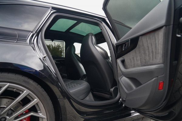 Audi RS4 Avant 2.9 TFSI RS 4 Quattro | Panorama | Bang&Olufsen | HuD | Facelift | Adaptieve Cruise | Lane Assist | Massage |450PK