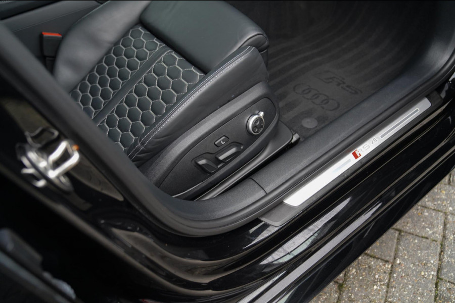 Audi RS4 Avant 2.9 TFSI RS 4 Quattro | Panorama | Bang&Olufsen | HuD | Facelift | Adaptieve Cruise | Lane Assist | Massage |450PK