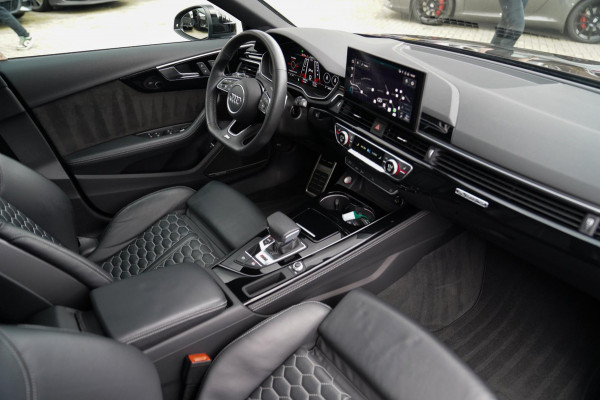 Audi RS4 Avant 2.9 TFSI RS 4 Quattro | Panorama | Bang&Olufsen | HuD | Facelift | Adaptieve Cruise | Lane Assist | Massage |450PK