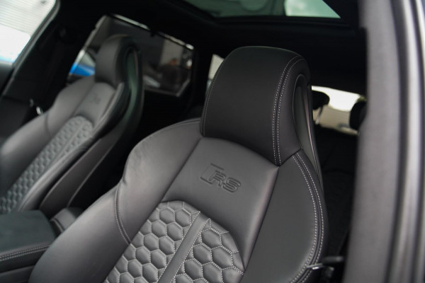 Audi RS4 Avant 2.9 TFSI RS 4 Quattro | Panorama | Bang&Olufsen | HuD | Facelift | Adaptieve Cruise | Lane Assist | Massage |450PK