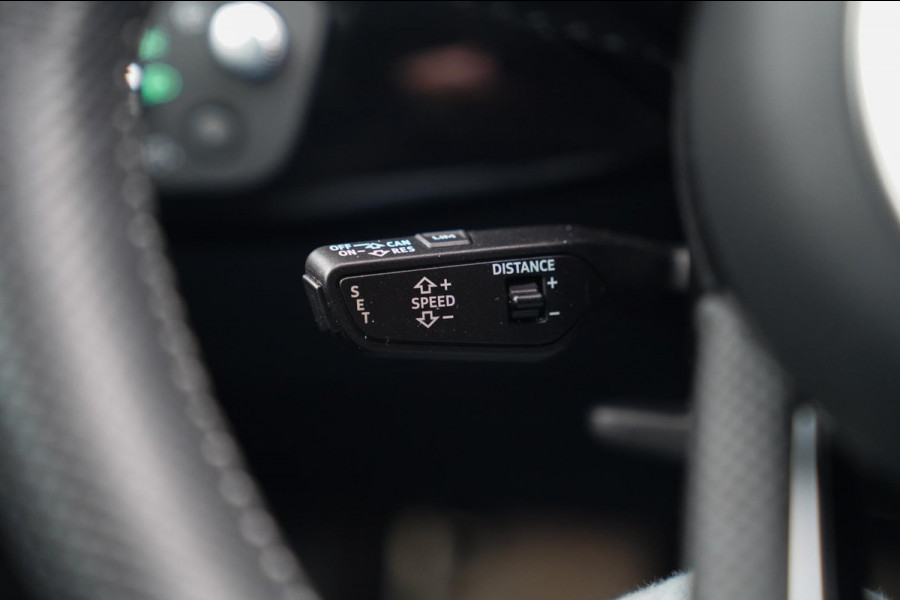 Audi RS4 Avant 2.9 TFSI RS 4 Quattro | Panorama | Bang&Olufsen | HuD | Facelift | Adaptieve Cruise | Lane Assist | Massage |450PK