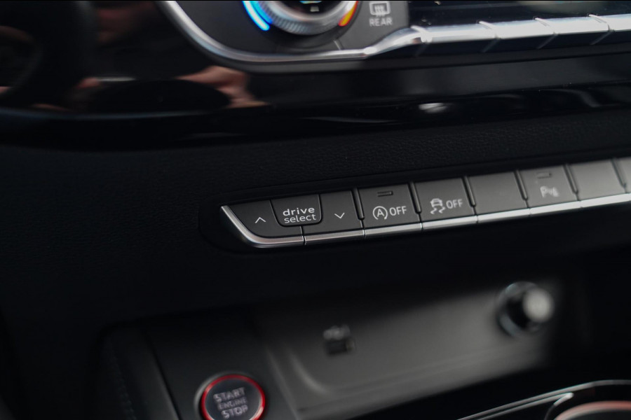 Audi RS4 Avant 2.9 TFSI RS 4 Quattro | Panorama | Bang&Olufsen | HuD | Facelift | Adaptieve Cruise | Lane Assist | Massage |450PK