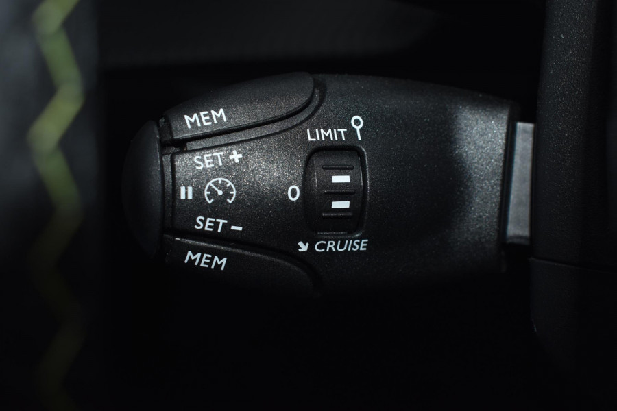 Peugeot 208 1.2 Hybrid 145PK e-DCS6 GT | Navi | Adapt. Cruise | 360 Camera | LED | Incl. garantie Peugeot 208 1.2 Hybrid 145PK e-DCS6 GT | Navi | Adapt. Cruise | 360 Camera | LED | Incl. garantie