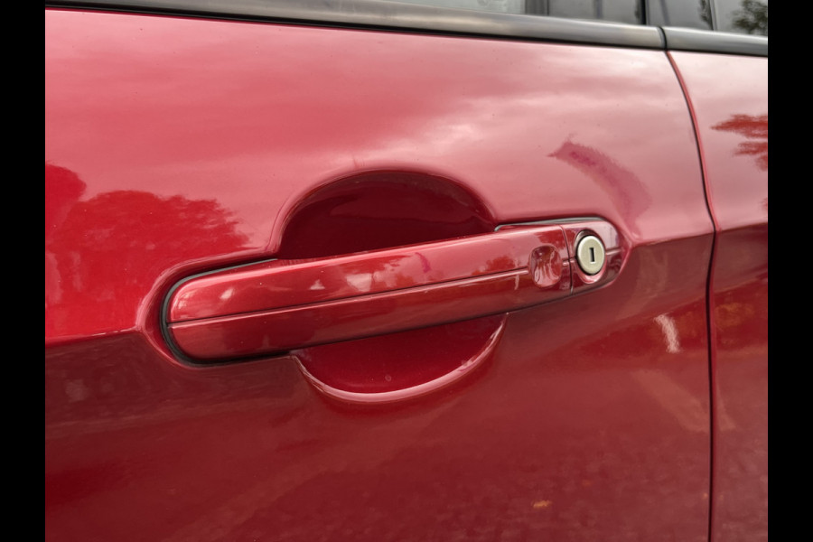 Ford Kuga 1.5 EcoBoost ST Line 150pk/110kW 6-bak | Elek. achterklep | Sony | 19'' | Bi-Xenon | Climate | Navi |