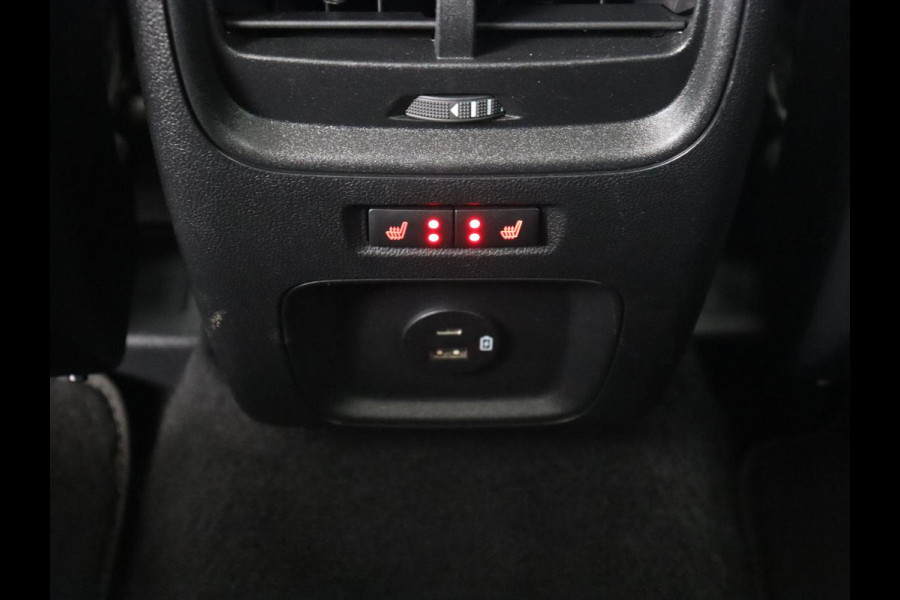 Ford Kuga 2.5 PHEV Vignale | Head-Up | Trekhaak | Adaptive cruise | Leder | 360 Camera | Stoelverwarming | Digital Cockpit | Carplay | Dodehoek detectie | Navigatie | Keyless | Achterbankverwarming | Plug In