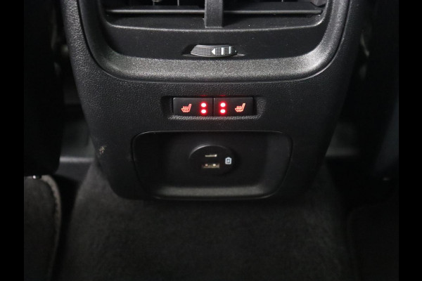 Ford Kuga 2.5 PHEV Vignale | Head-Up | Trekhaak | Adaptive cruise | Leder | 360 Camera | Stoelverwarming | Digital Cockpit | Carplay | Dodehoek detectie | Navigatie | Keyless | Achterbankverwarming | Plug In