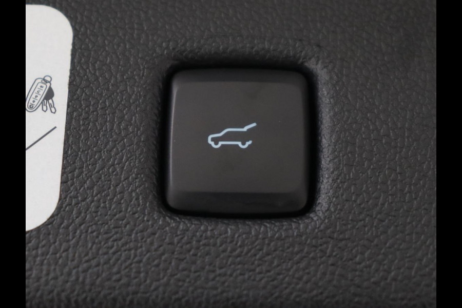 Ford Kuga 2.5 PHEV Vignale | Head-Up | Trekhaak | Adaptive cruise | Leder | 360 Camera | Stoelverwarming | Digital Cockpit | Carplay | Dodehoek detectie | Navigatie | Keyless | Achterbankverwarming | Plug In