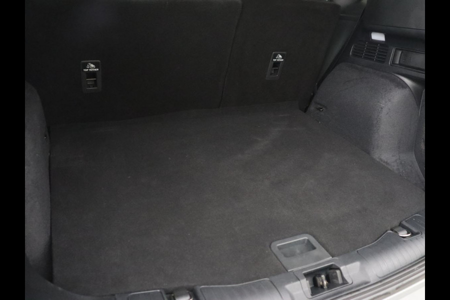 Ford Kuga 2.5 PHEV Vignale | Head-Up | Trekhaak | Adaptive cruise | Leder | 360 Camera | Stoelverwarming | Digital Cockpit | Carplay | Dodehoek detectie | Navigatie | Keyless | Achterbankverwarming | Plug In