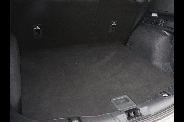 Ford Kuga 2.5 PHEV Vignale | Head-Up | Trekhaak | Adaptive cruise | Leder | 360 Camera | Stoelverwarming | Digital Cockpit | Carplay | Dodehoek detectie | Navigatie | Keyless | Achterbankverwarming | Plug In