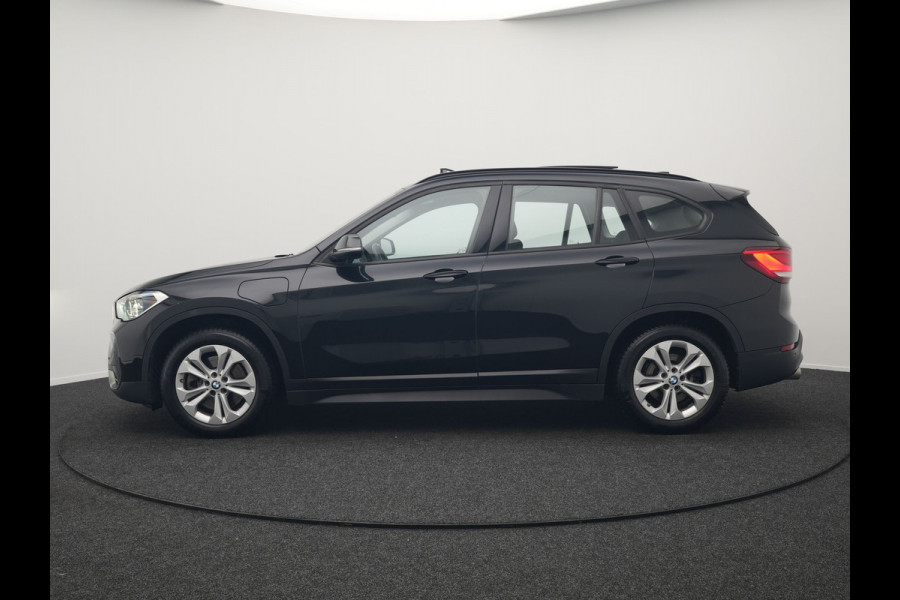 BMW X1 xDrive25e Executive Plug In Hybrid 222pk Dealer O.H PHEV | Trekhaak Afneembaar | Panodak | Adaptive Cruise | Stoelen Memory & Verwarmd |  Harman & Kardon | Apple Carplay | LED Koplampen | BMW X1 xDrive25e Executive Plug In Hybrid 222pk Dealer O.H PHEV | Trekhaak Afneembaar | Panodak | Adaptive Cruise | Stoelen Memory & Verwarmd |  Harman & Kardon | Apple Carplay | LED Koplampen |