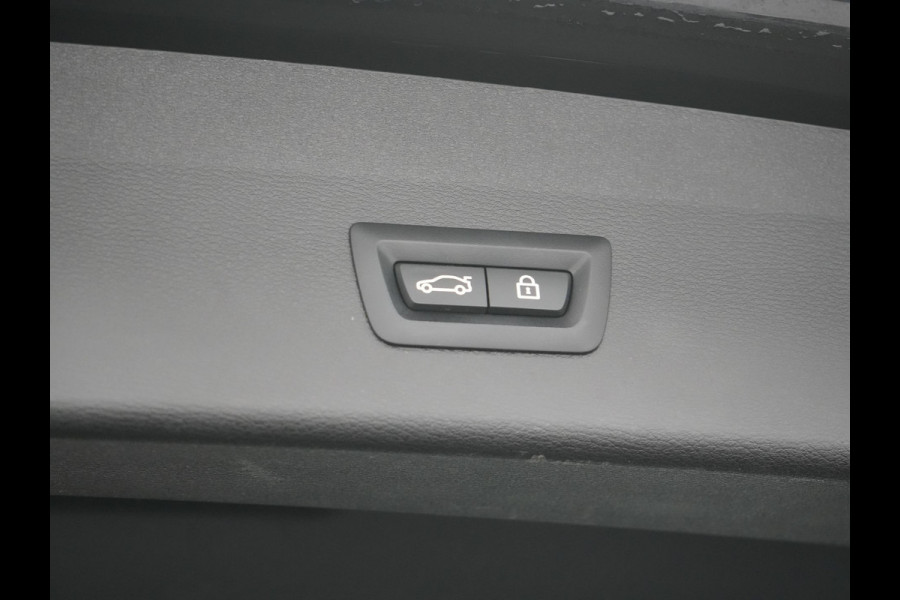 BMW X1 xDrive25e Executive Plug In Hybrid 222pk Dealer O.H PHEV | Trekhaak Afneembaar | Panodak | Adaptive Cruise | Stoelen Memory & Verwarmd |  Harman & Kardon | Apple Carplay | LED Koplampen | BMW X1 xDrive25e Executive Plug In Hybrid 222pk Dealer O.H PHEV | Trekhaak Afneembaar | Panodak | Adaptive Cruise | Stoelen Memory & Verwarmd |  Harman & Kardon | Apple Carplay | LED Koplampen |