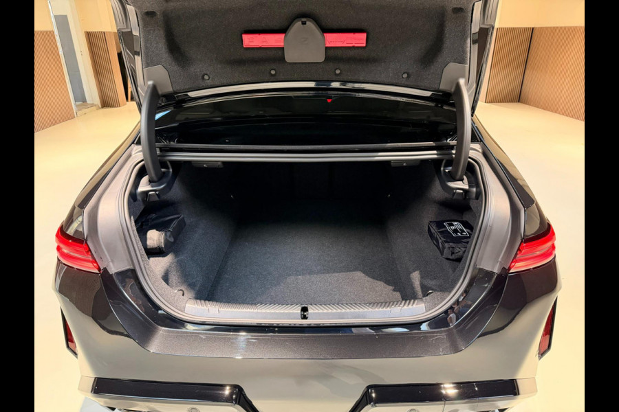 BMW 5 Serie M5 M Carbon|M Drivers Package|M Drive Professional|Driving + Parking Assistant Professional|Alcantara BMW 5 Serie M5 M Carbon|M Drivers Package|M Drive Professional|Driving + Parking Assistant Professional|Alcantara