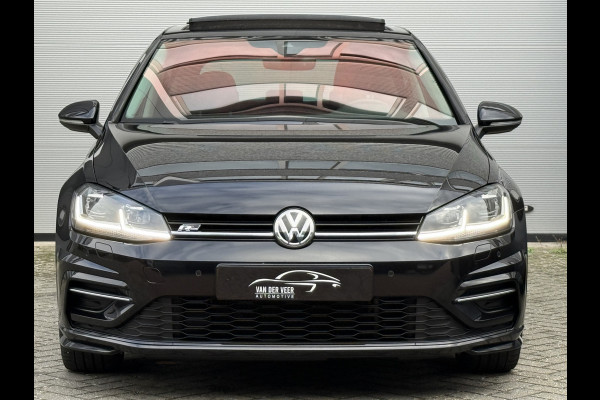 Volkswagen Golf 1.5 TSI Highline Business R | Apple Carplay | Panoramadak | ACC
