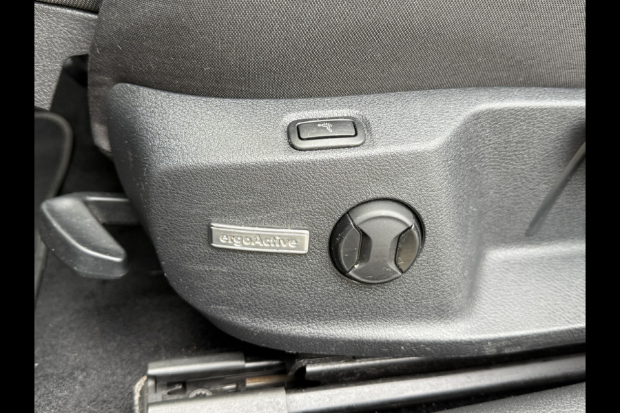 Volkswagen Golf 1.5 TSI Highline Business R | Apple Carplay | Panoramadak | ACC