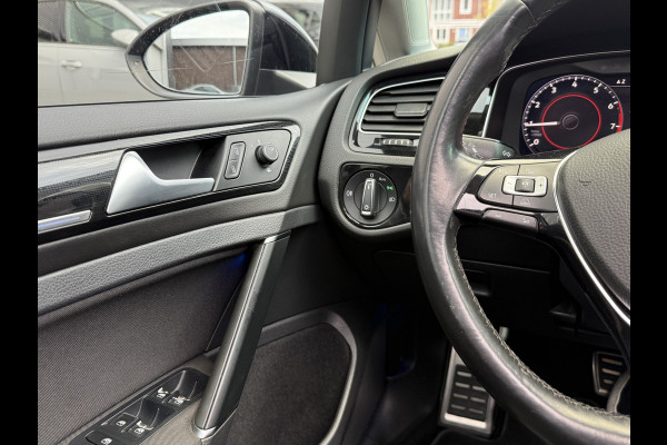 Volkswagen Golf 1.5 TSI Highline Business R | Apple Carplay | Panoramadak | ACC