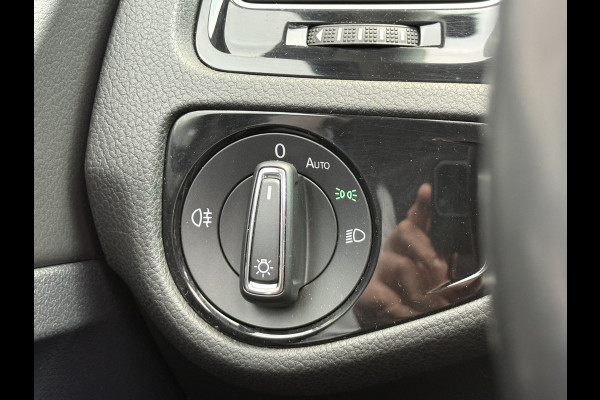 Volkswagen Golf 1.5 TSI Highline Business R | Apple Carplay | Panoramadak | ACC