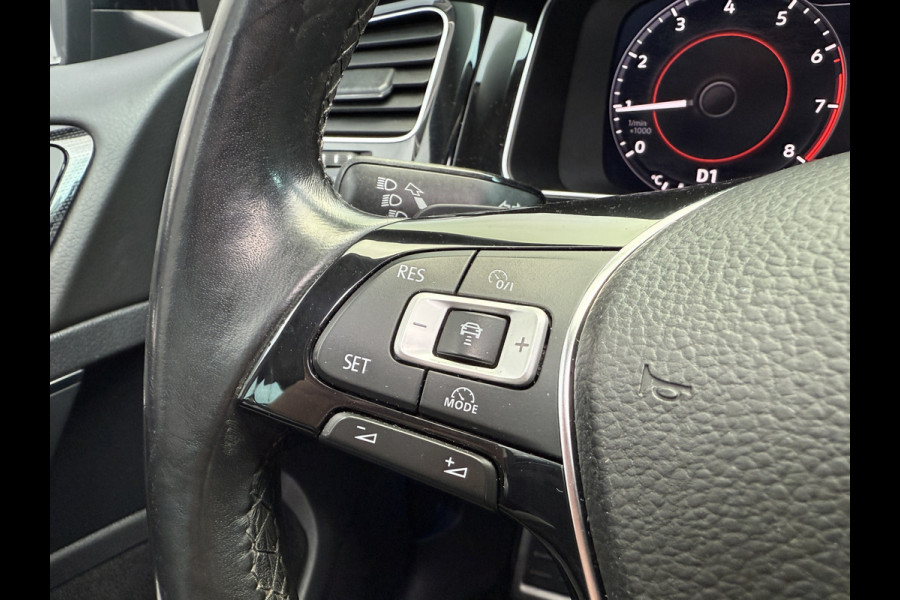 Volkswagen Golf 1.5 TSI Highline Business R | Apple Carplay | Panoramadak | ACC