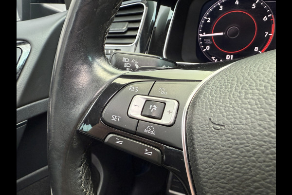 Volkswagen Golf 1.5 TSI Highline Business R | Apple Carplay | Panoramadak | ACC