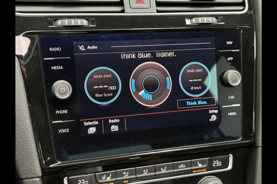 Volkswagen Golf 1.5 TSI Highline Business R | Apple Carplay | Panoramadak | ACC