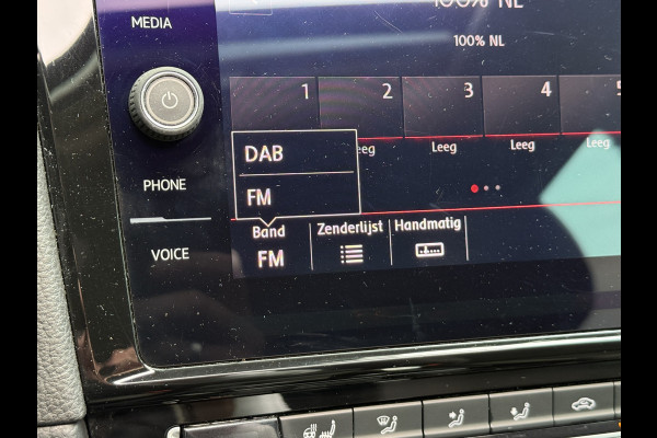 Volkswagen Golf 1.5 TSI Highline Business R | Apple Carplay | Panoramadak | ACC